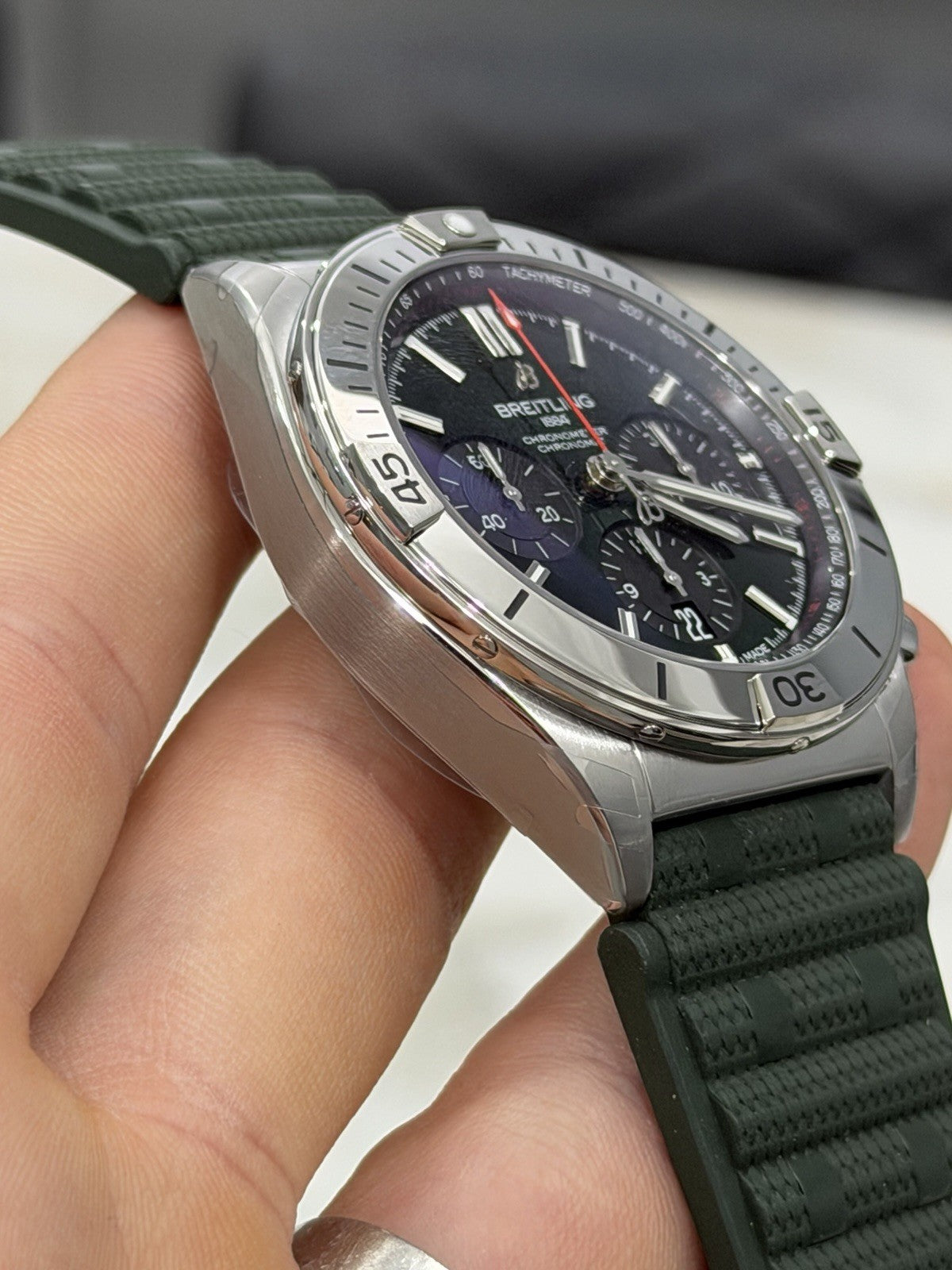 NEW 2026 Breitling Chronomat B01 42 Chronograph Green Men's Watch AB0134101L2S1