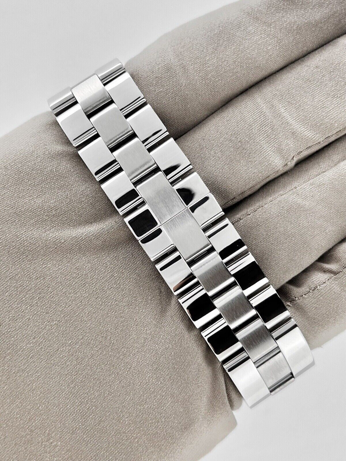 Cartier Roadster 2510 Automatic Silver Roman Dial Watch Large Size 37mm Watch