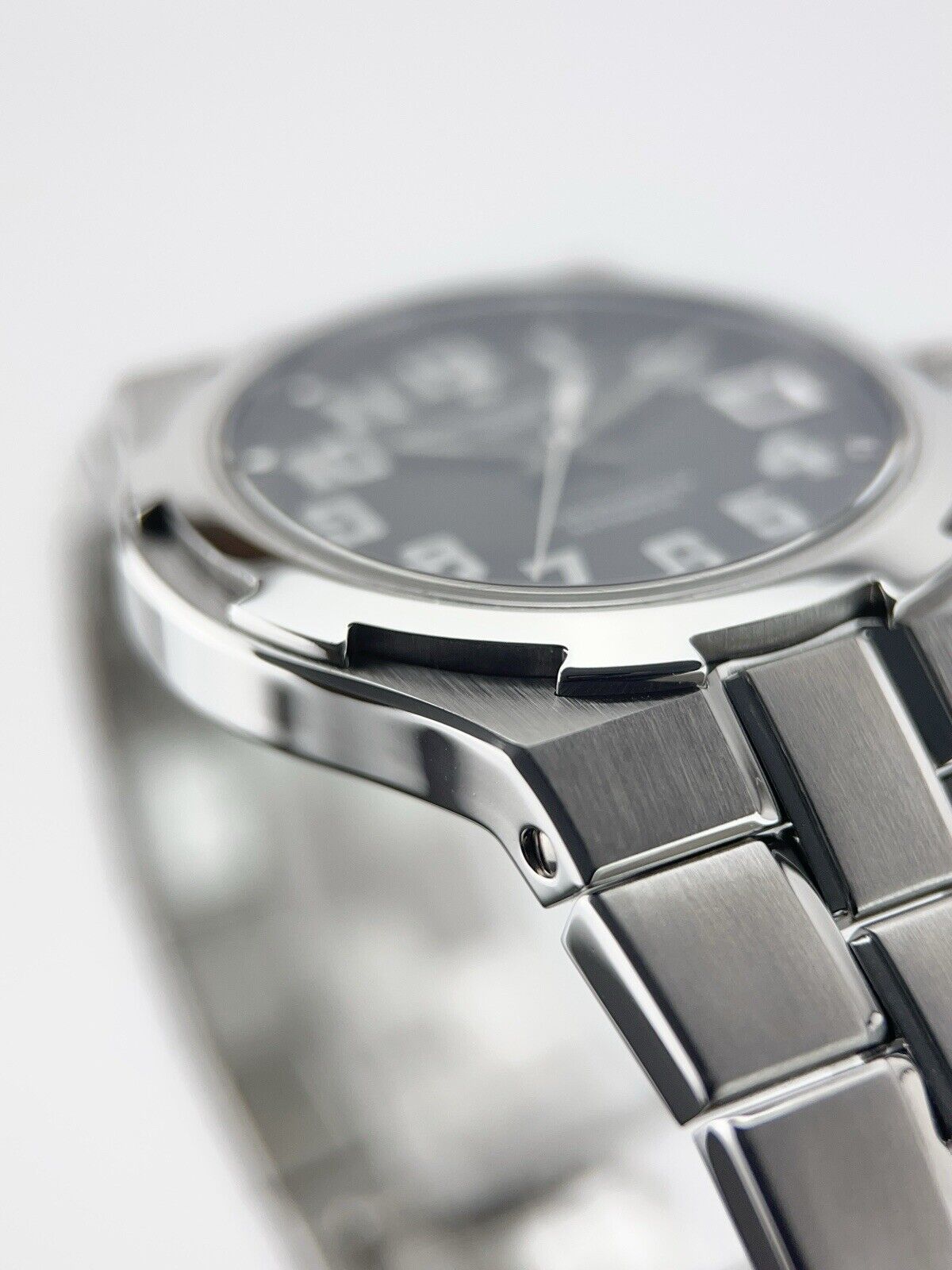 Vacheron Constantin Overseas Steel Black Dial 37mm Automatic Men’s Watch 42040