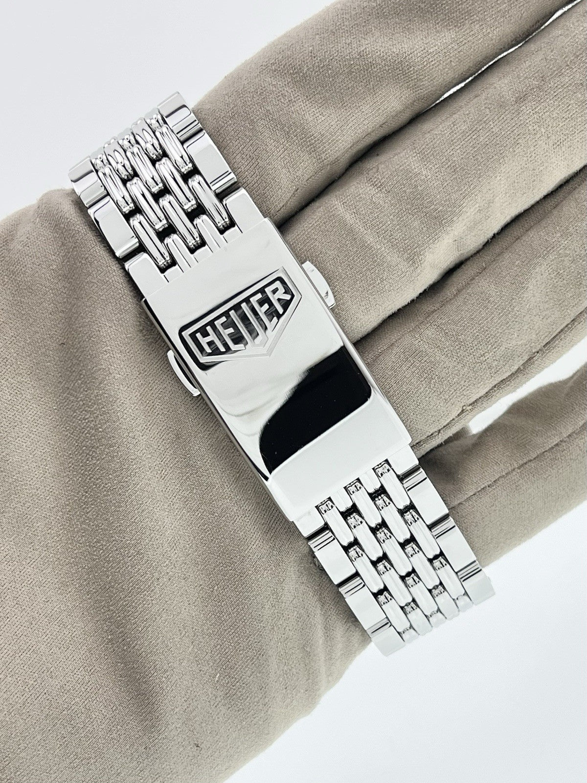Tag Heuer Stainless Steel Silver Dial 42mm Automatic Men’s Watch CBE2111