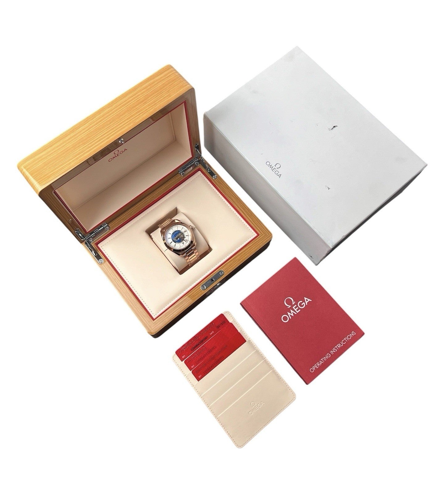 Omega Seamaster Aqua Terra White Dial 18k Rose Gold 43mm 220.50.43.22.02.001