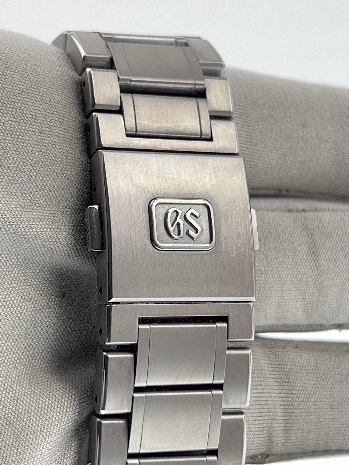 Grand Seiko Evolution Titanium Black Dial 41mm Automatic Men's Watch SBGE283G
