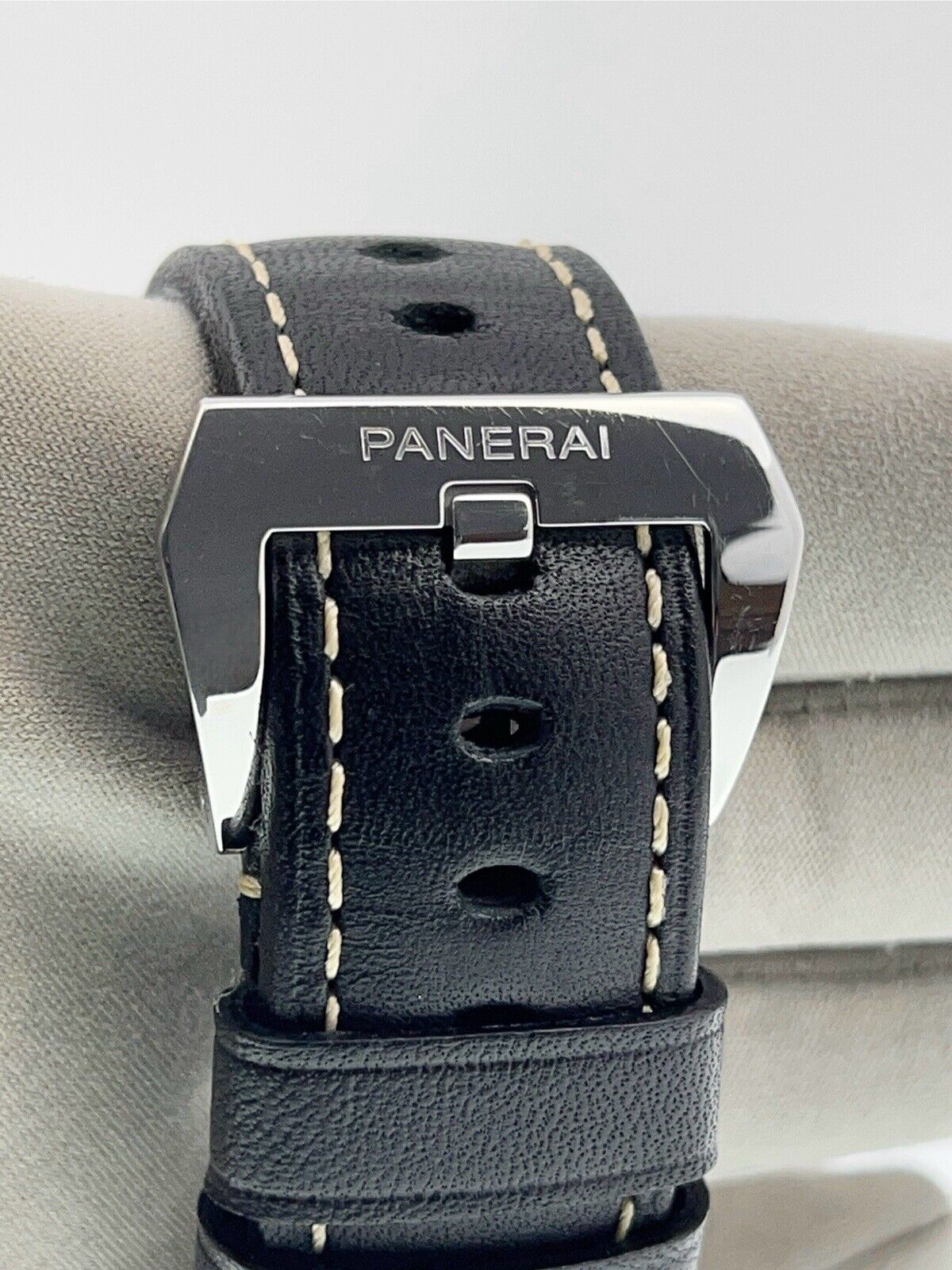 Panerai Luminor Base 8 Days Stainless Steel Black Dial 44mm Manual Wind PAM00560