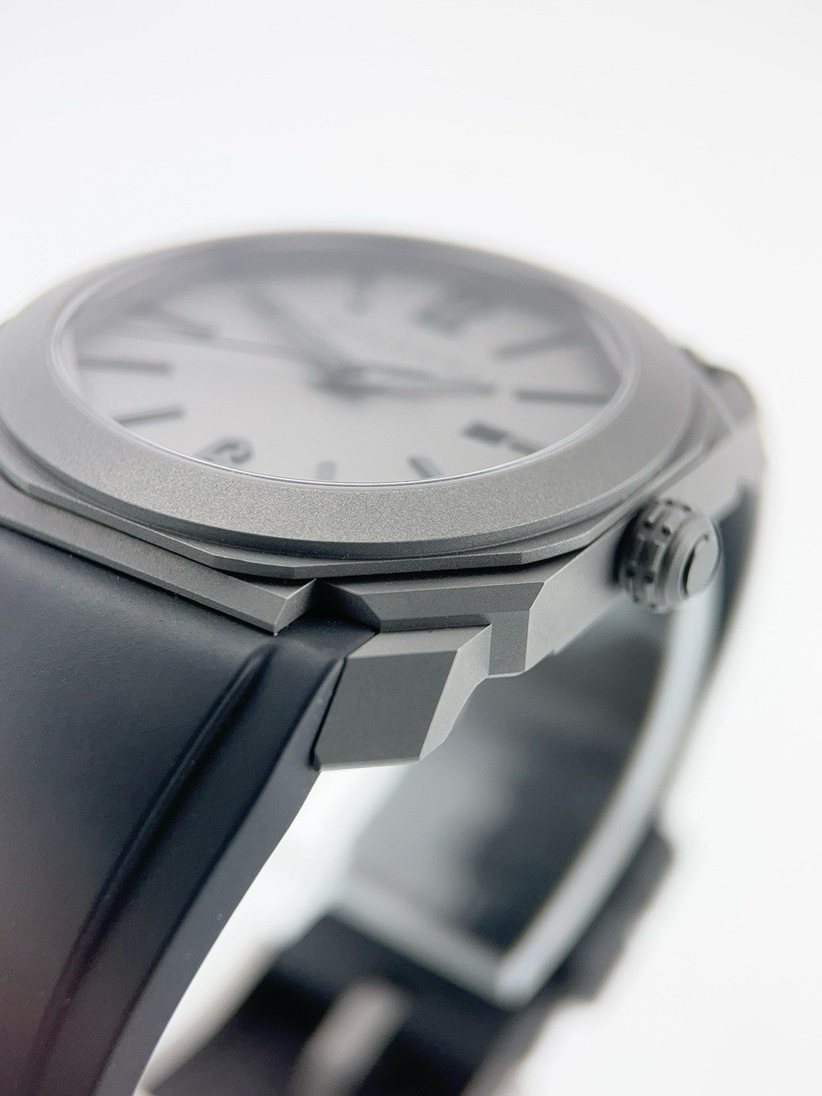 Bulgari Octo Titanium Grey Dial 41mm Automatic Movement Mens Watch BGO41T