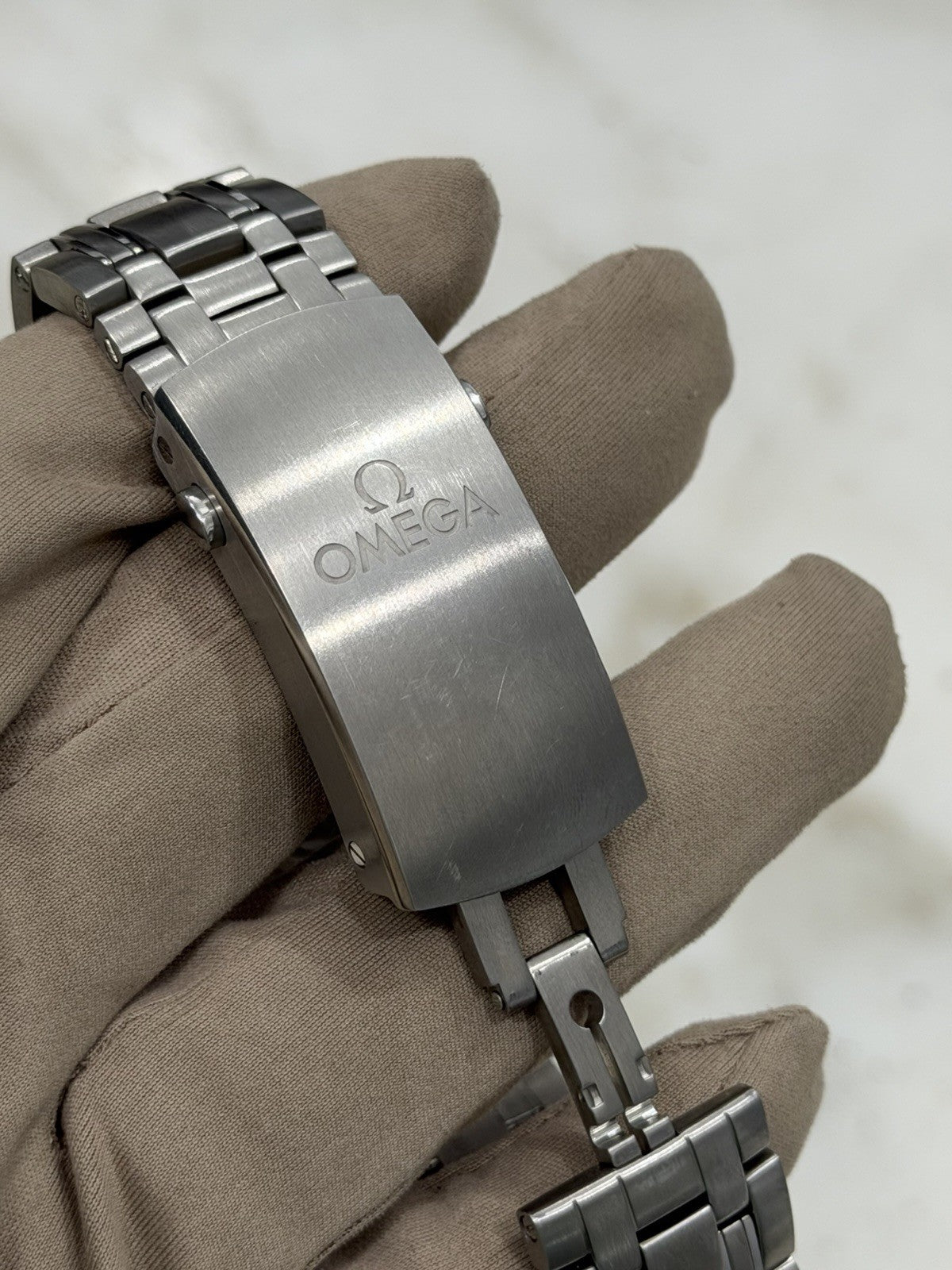 Omega Seamaster Date 300m Diver Blue Ceramic Men's Watch 210.30.42.20.03.001