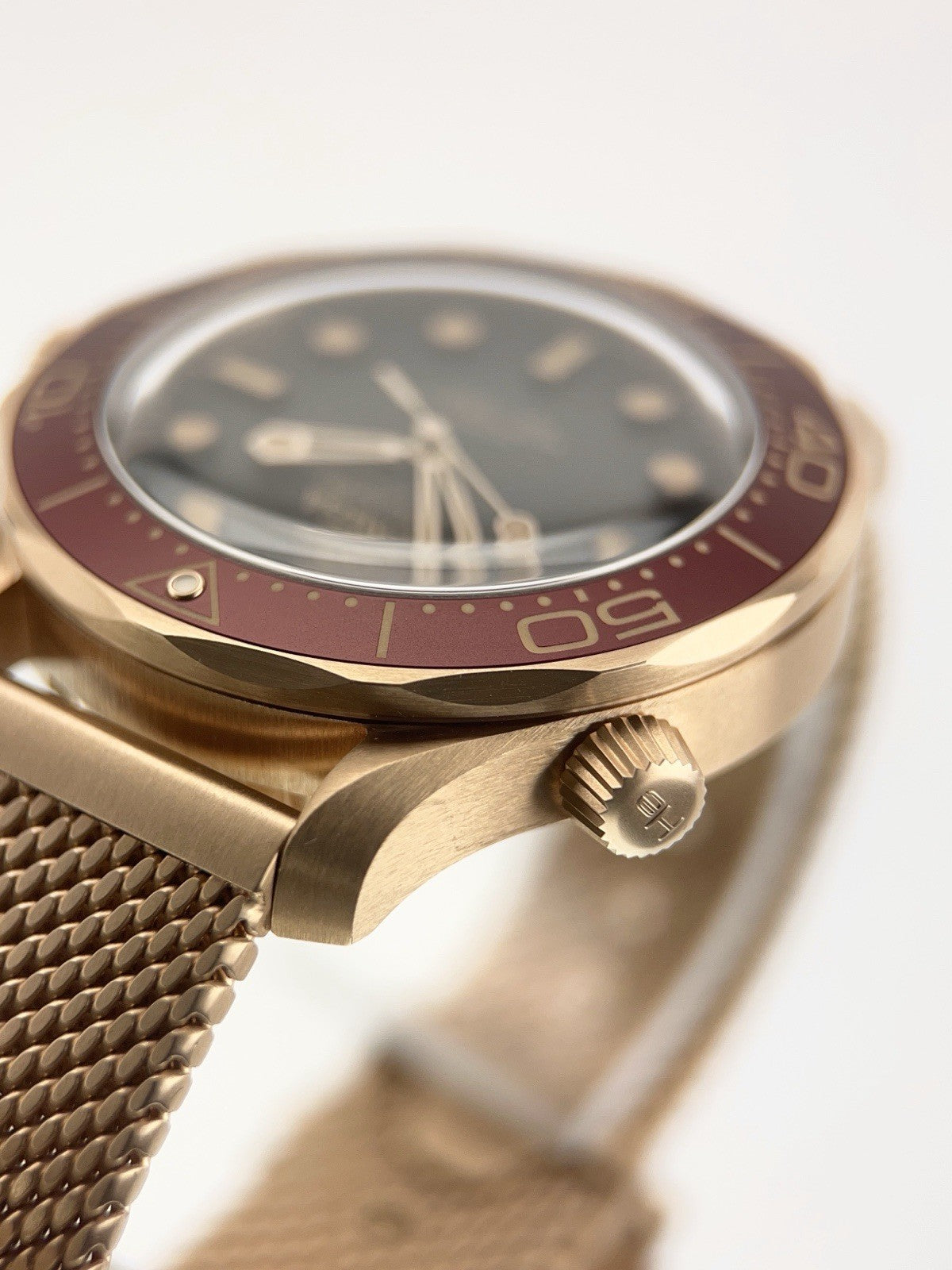 Omega Seamaster Bronze Gold Black Dial 42mm Automatic Mens 210.90.42.20.01.003