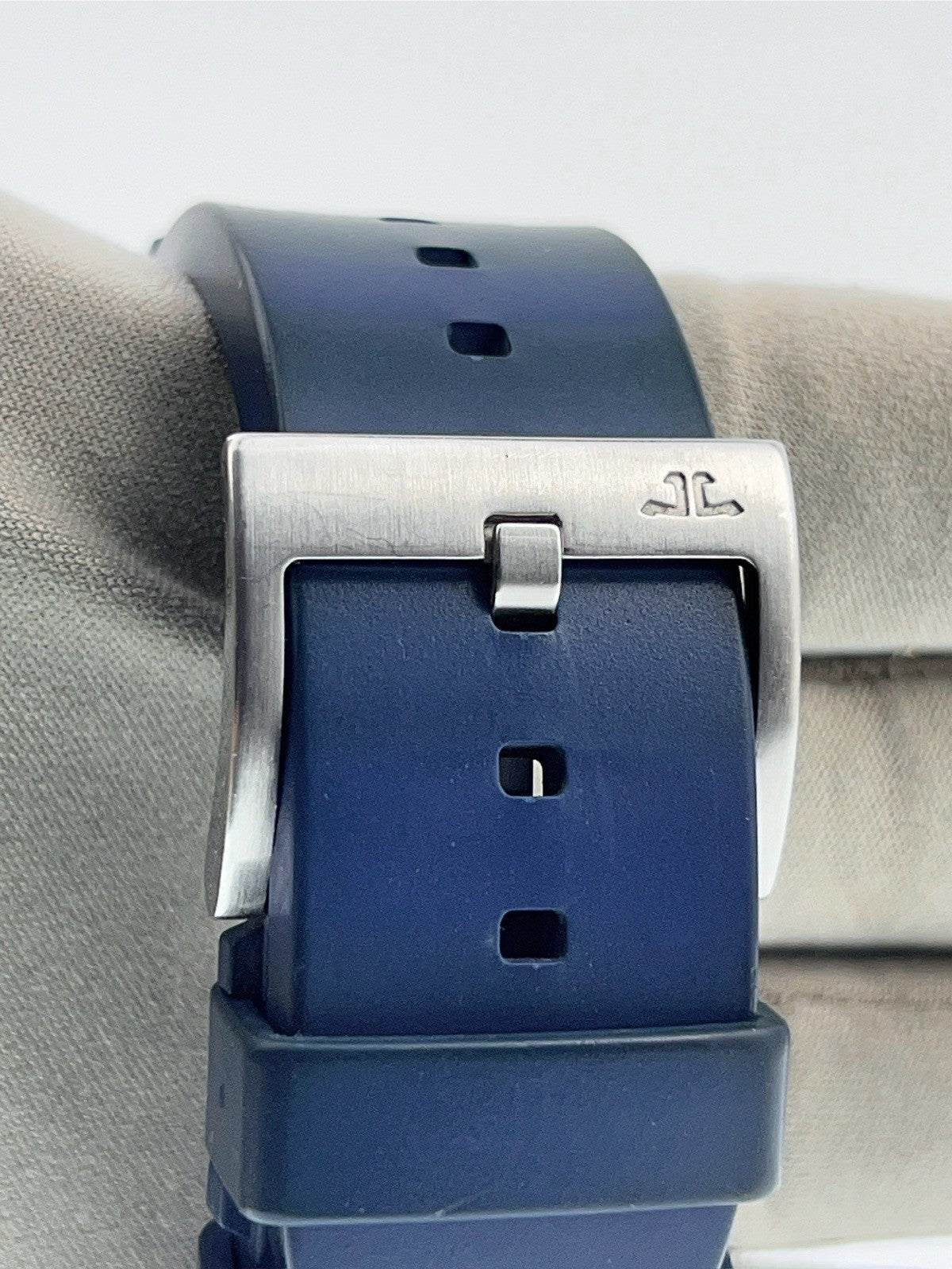 Jaeger-LeCoultre Master Titanium Black Dial 44mm Automatic Mens Watch W186T670