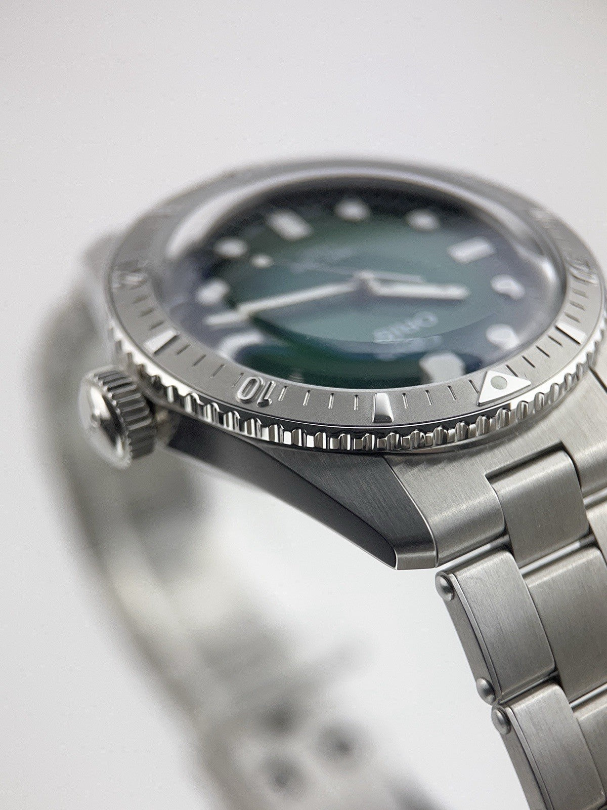 Oris Divers Sixty Five Stainless Steel Green Dial 38mm Automatic Mens Watch 7774