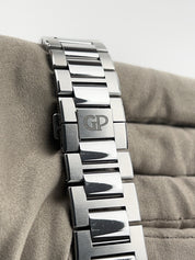 Girard Perregaux Laureato Chrono Silver Dial 42mm Automatic Men's Watch 81020
