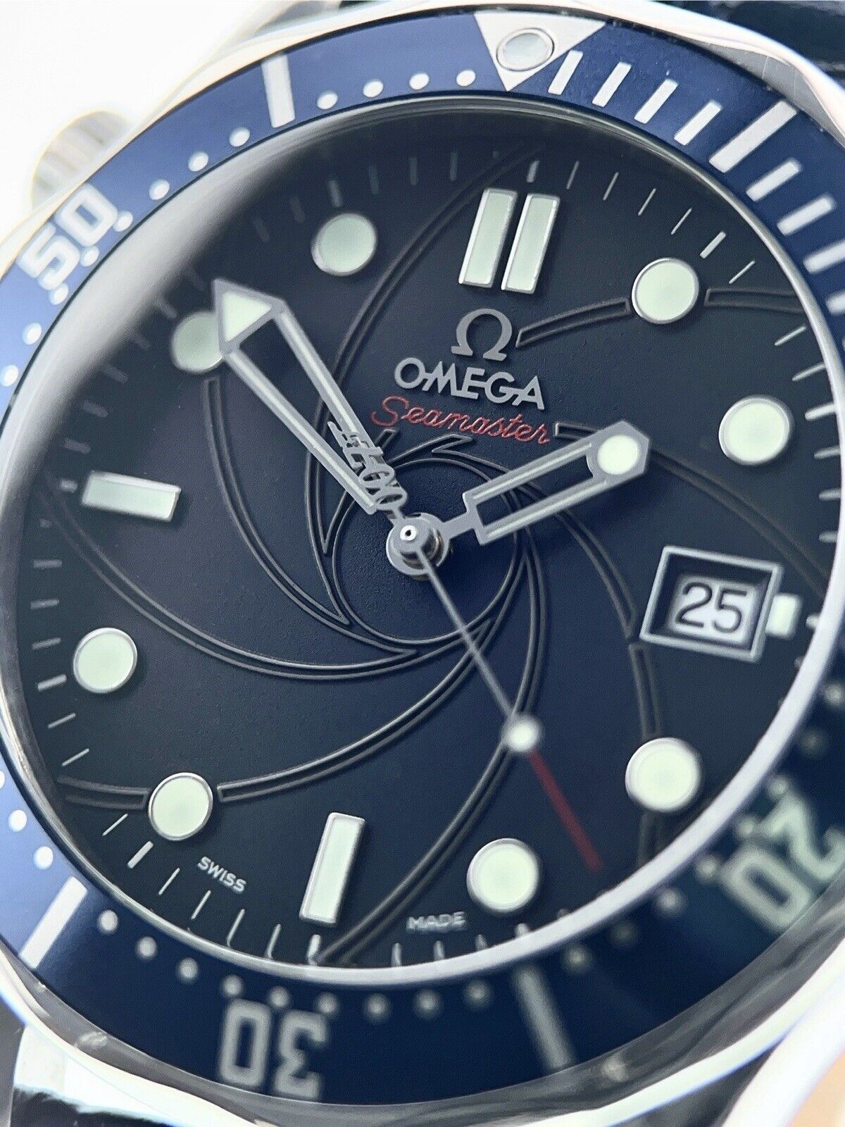 Omega Seamaster Diver 007 James Bond Steel Blue 41mm Automatic Men’s 2226.80.00