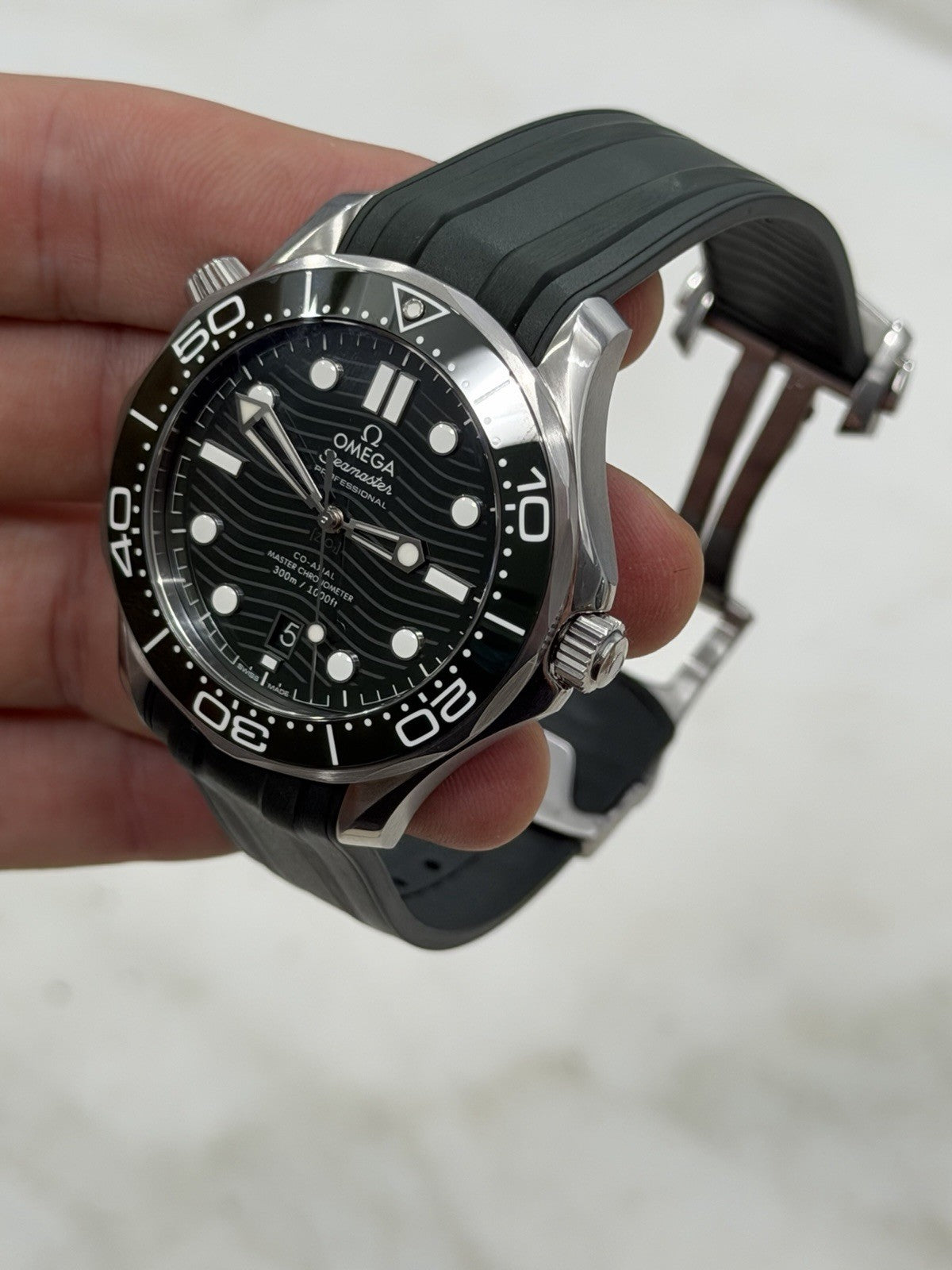 Omega Seamaster Diver Steel Green Dial 42mm Auto Mens Watch 210.32.42.20.10.001