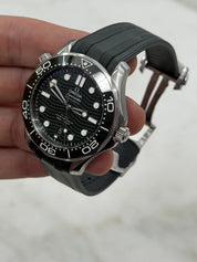 Omega Seamaster Diver Steel Green Dial 42mm Auto Mens Watch 210.32.42.20.10.001