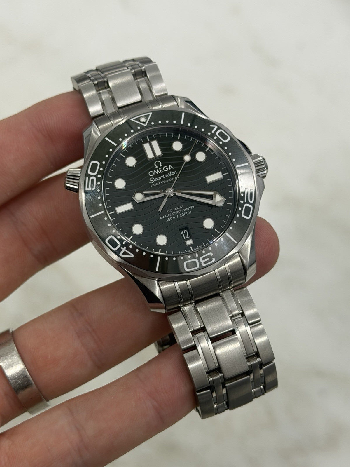 Omega Seamaster 300M GREEN Dial Steel 42mm Automatic Mens 210.30.42.20.10.001