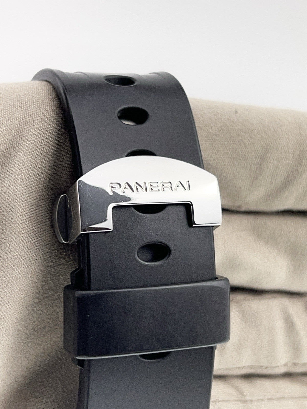 Panerai Luminor Stainless Steel Black Dial 44mm Automatic Men's Watch PAM00090