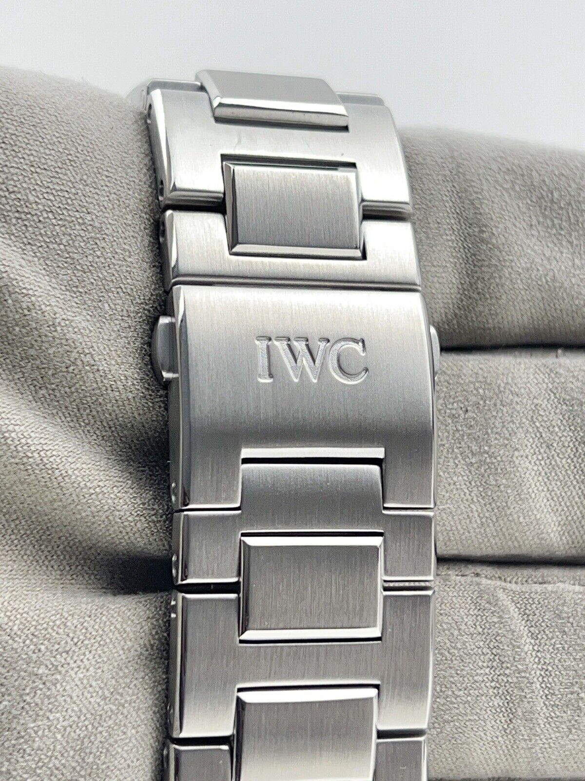 IWC Ingenieur Stainless Steel 40mm Automatic Men’s Watch IW323906