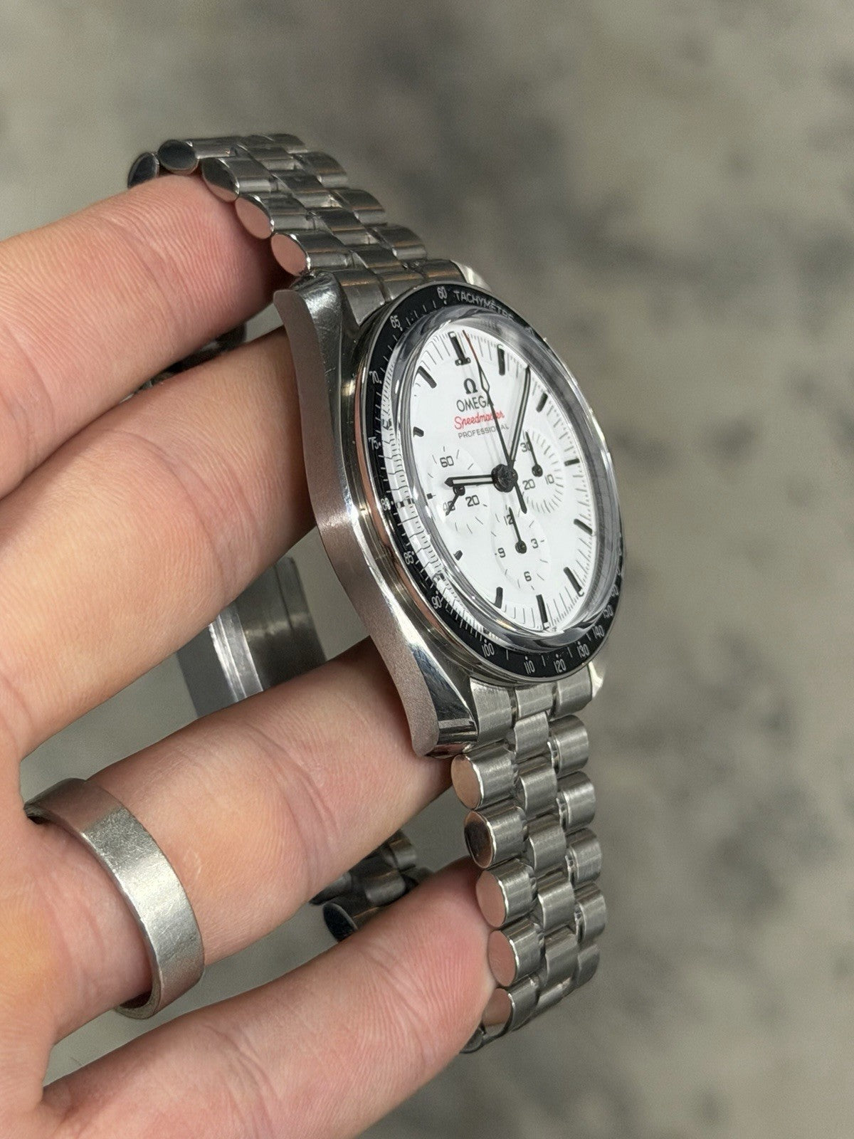 2025 Omega Speedmaster White Dial 42mm Manual Wind Mens 310.30.42.50.04.001