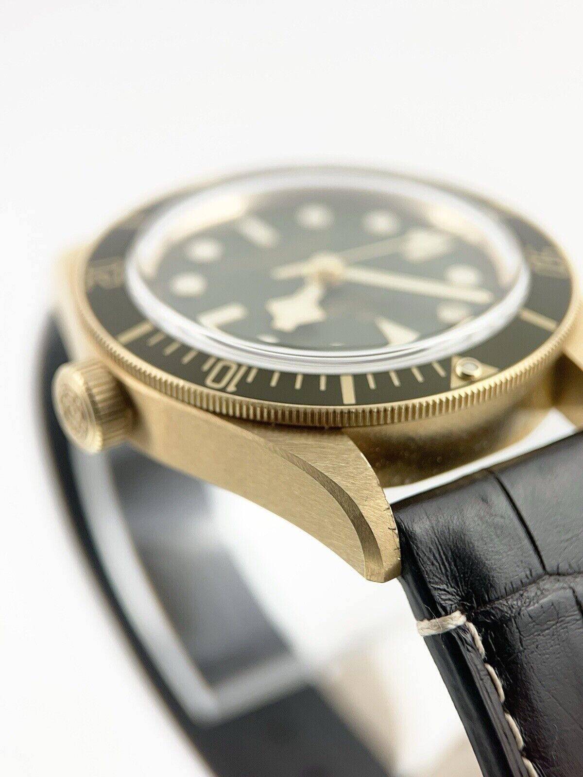 2023 Tudor Black Bay 18k Yellow Gold Green Dial 39mm Automatic Watch 79018V