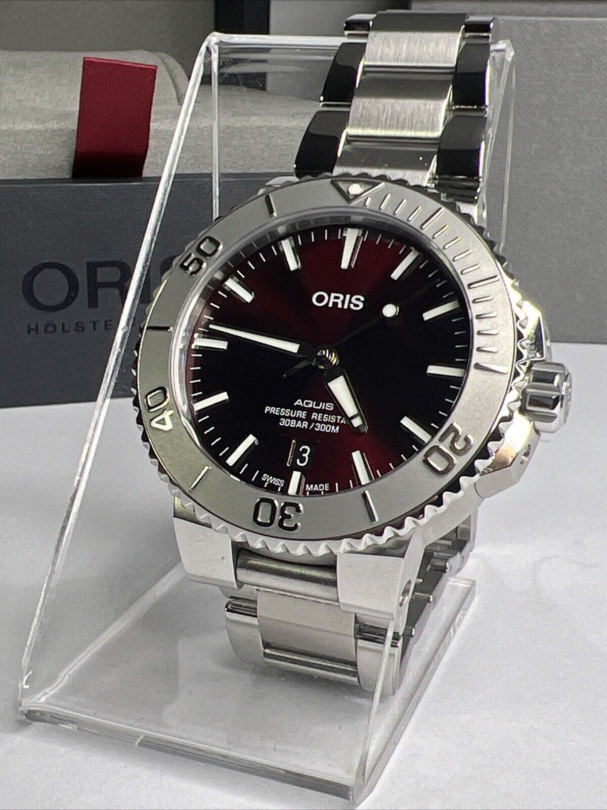 Oris Aquis Red Dial Men's Date 41mm Watch 01 733 7766 4158 w/ Box & Papers