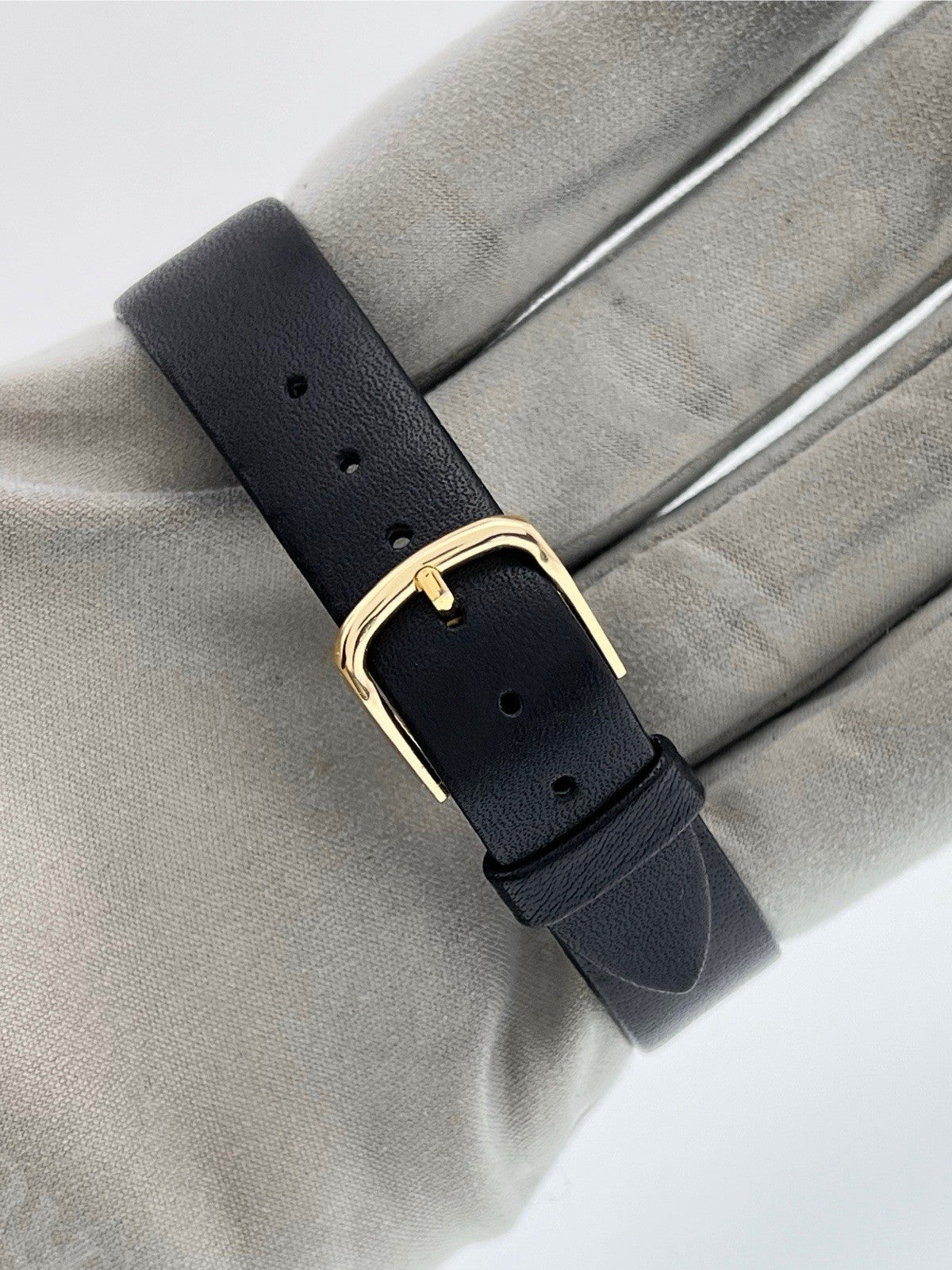 Patek Philippe Calatrava 18k Yellow Gold Black Dial 33mm Manual Wind Watch 2557