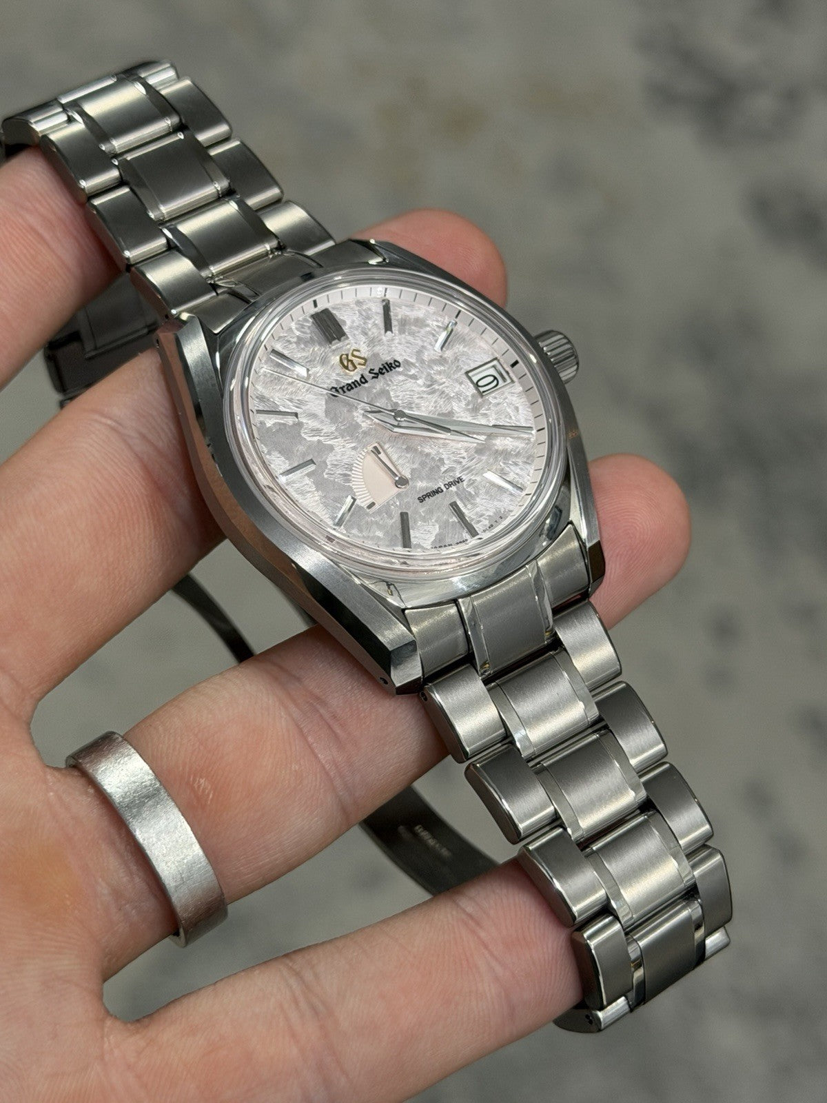 2026 Grand Seiko Heritage “Shunbun” Pink Dial Titanium 40mm Watch SBGA413