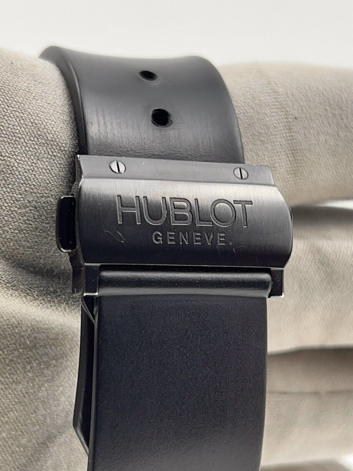 Hublot Classic Luna Rossa Steel Black 42mm Automatic Men’s Watch 1915.11