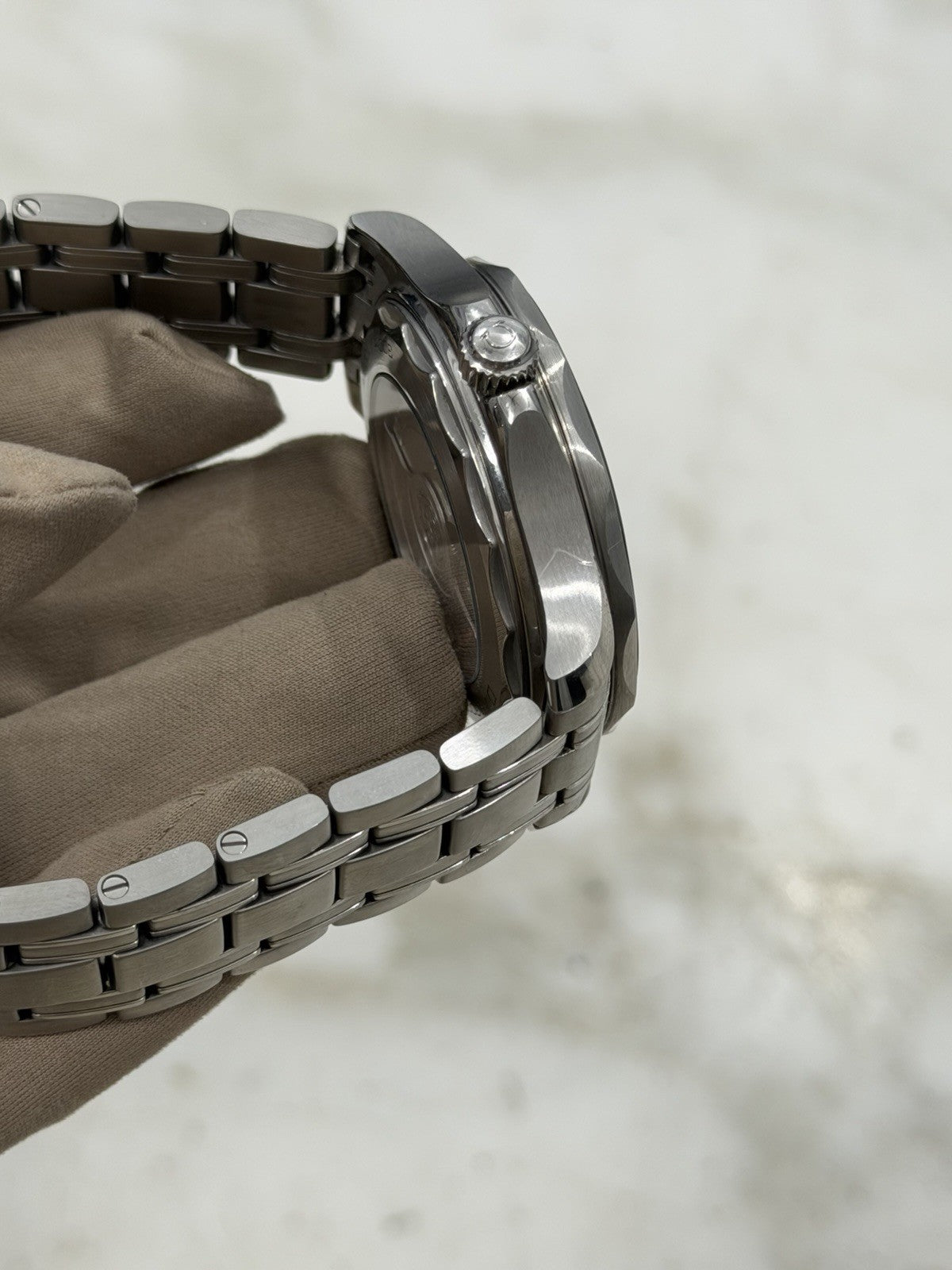 Omega Seamaster Steel White Dial 42mm Automatic Watch 210.30.42.20.04.001