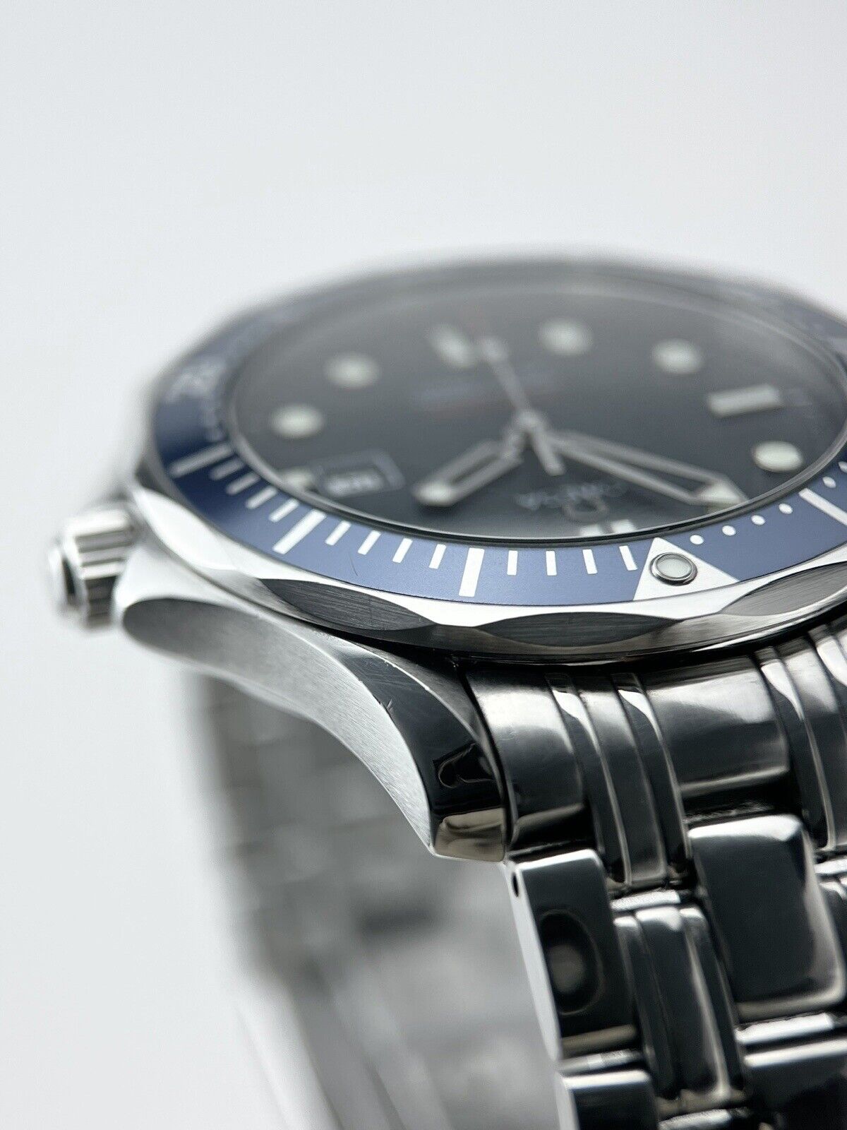 Omega Seamaster Diver 300M Quartz Blue Dial Men's Watch - 2221.80.00 W/ Papers