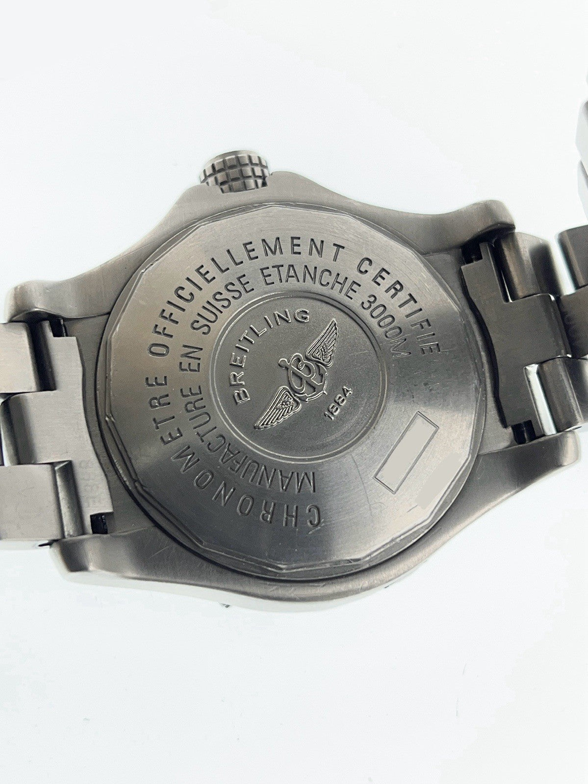 Breitling Avenger Titanium Black Dial 44mm Automatic Movement Mens Watch E17370