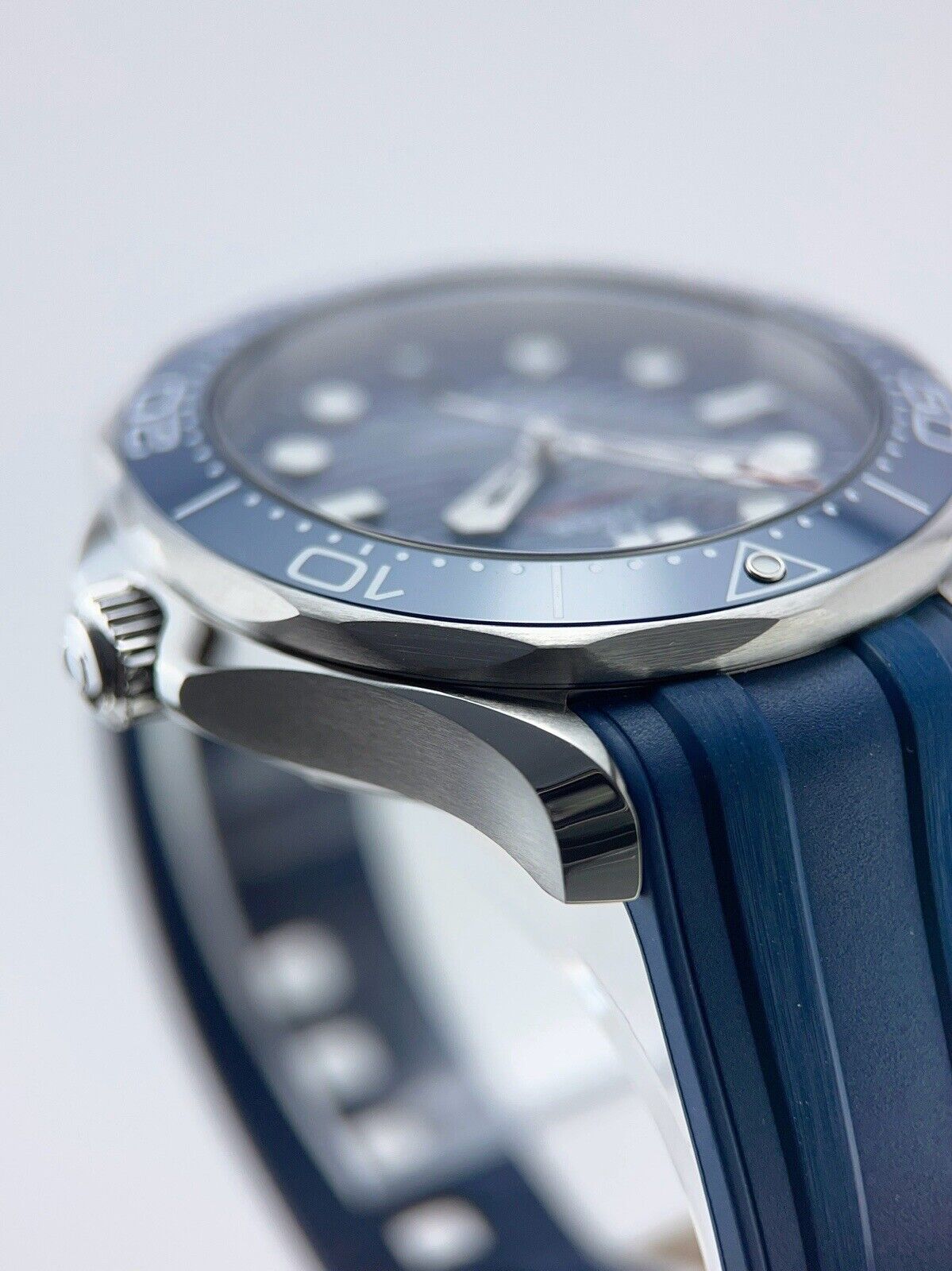 2024 NEW Omega Seamaster Diver 300m Blue 42mm Automatic 210.32.42.20.03.001