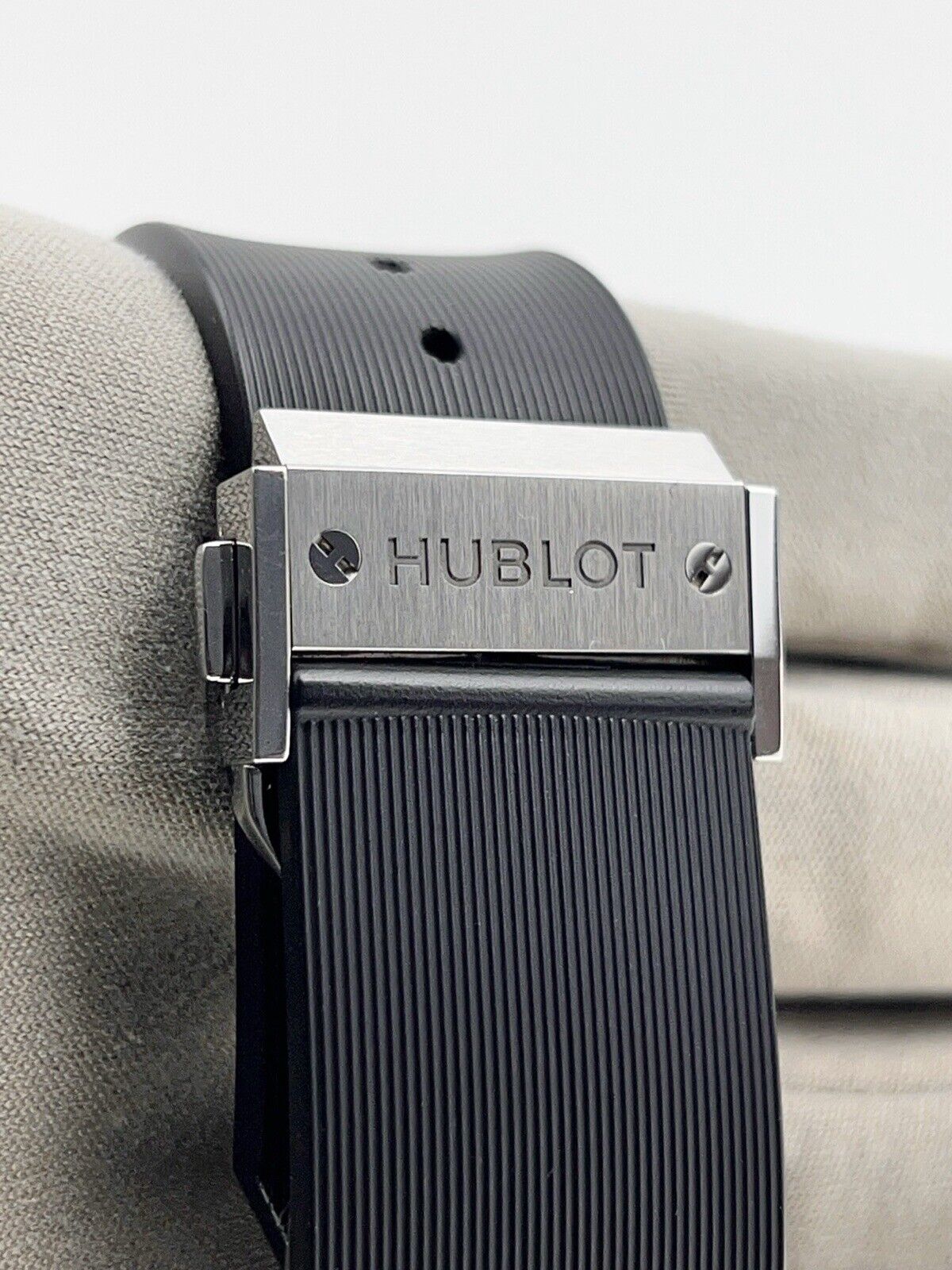 Hublot Big Bang Ceramic Black 44mm Automatic Men’s Watch 301.SM.1170.RX - B/P