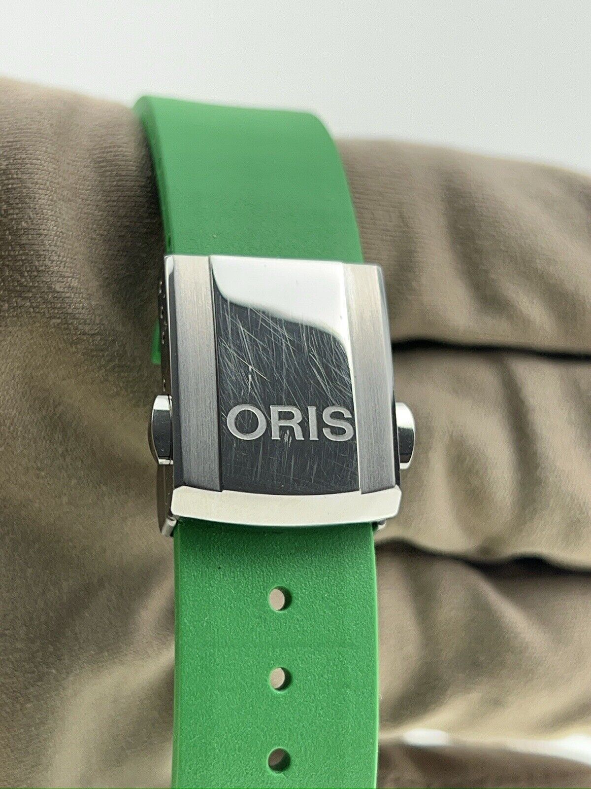 Oris Aquis Date Steel & Gold Green 41.5mm Automatic Mens Watch 7769 - Complete