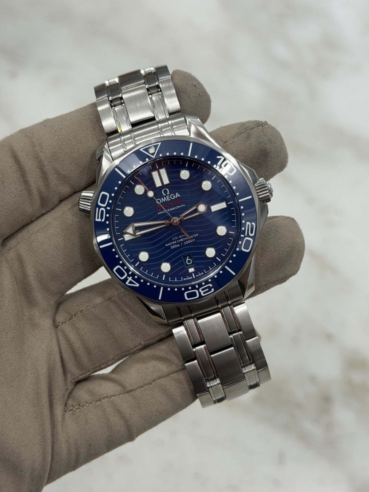 2026 SERVICE Omega Seamaster Date 300m Diver Blue Watch 210.30.42.20.03.001