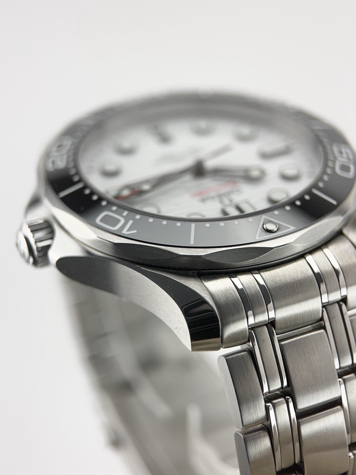 Omega Seamaster Steel White Dial 42mm Automatic Men's Watch 210.30.42.20.04.001