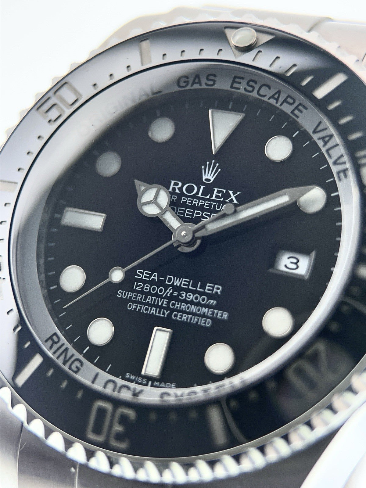 Rolex Sea-Dweller Stainless Steel Black Dial 44mm Automatic Men's Watch 116660