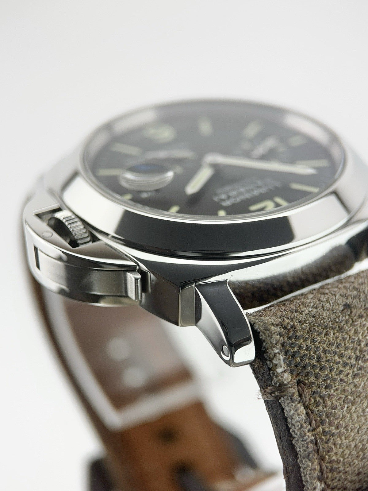 Panerai Luminor Stainless Steel Black Dial 44mm Automatic Men's Watch PAM0090
