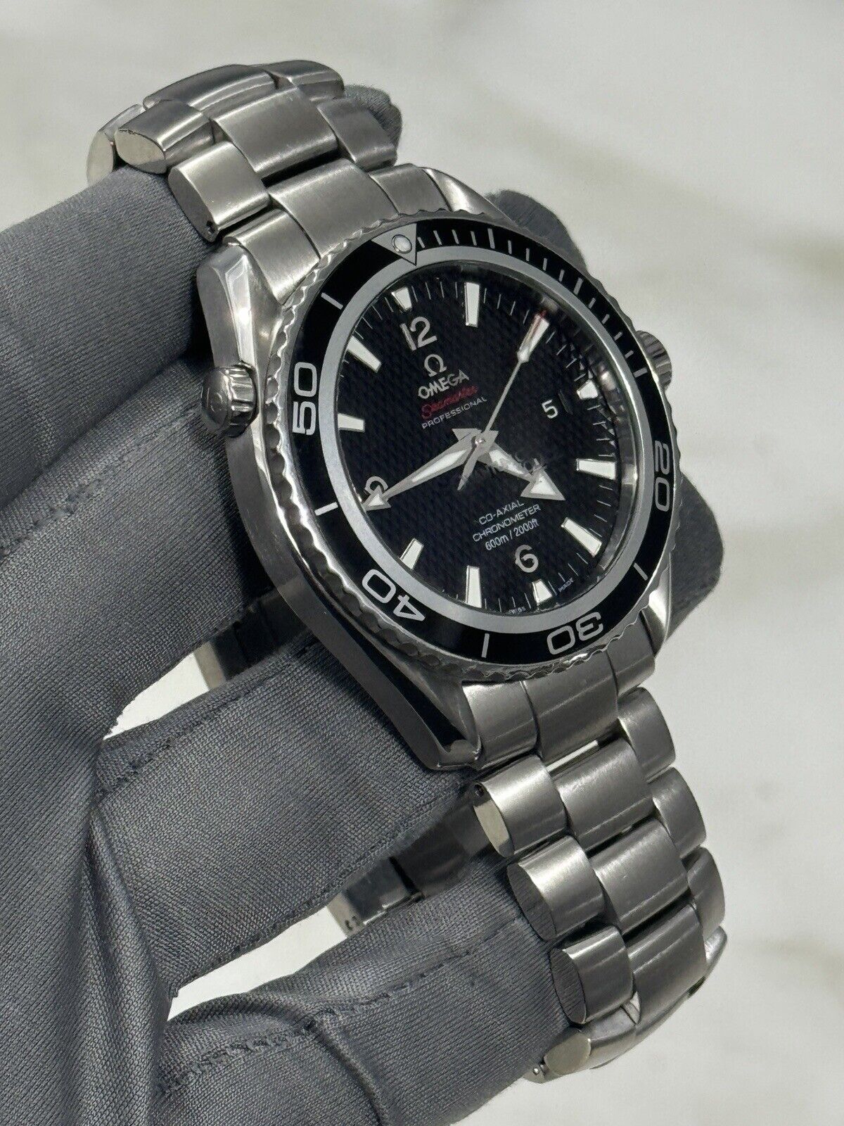 OMEGA Seamaster 007 James Bond Watch Quantum Of Solace - 222.30.46.20.01.001