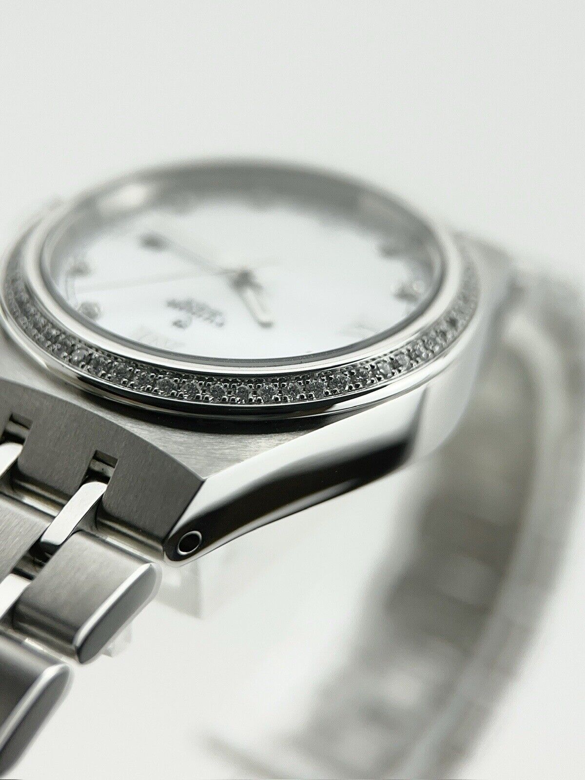 Tudor Royal Diamond Bezel Stainless Steel 28mm Automatic Women’s Watch 28320