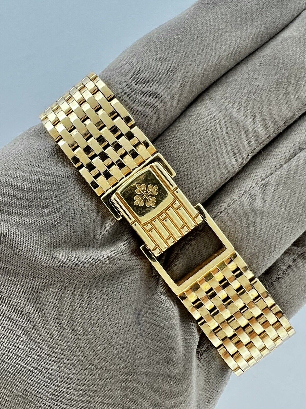 Patek Philippe Calatrava 5120/1J Mens Automatic Full 18k Yellow Gold 35mm Watch