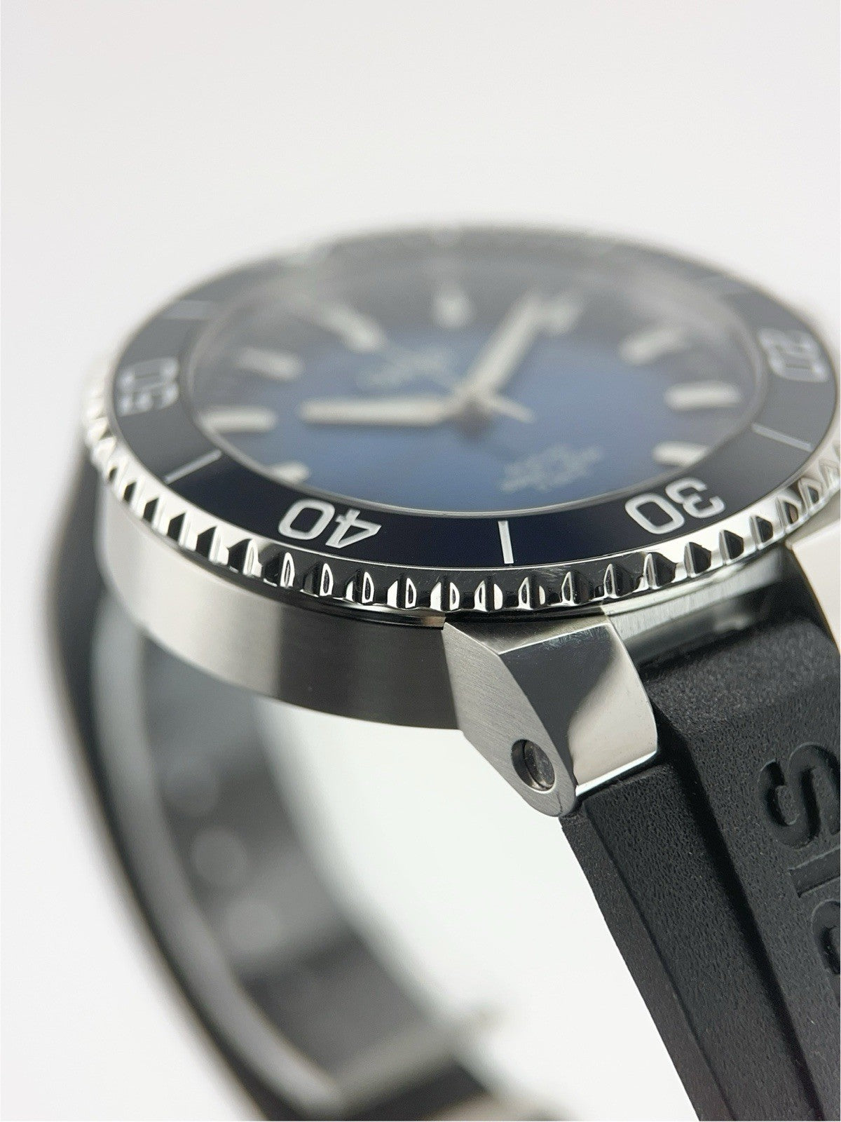 Oris Aquis Date Cal 400 Steel Blue Dial 41.5mm Automatic Men's Watch 7769