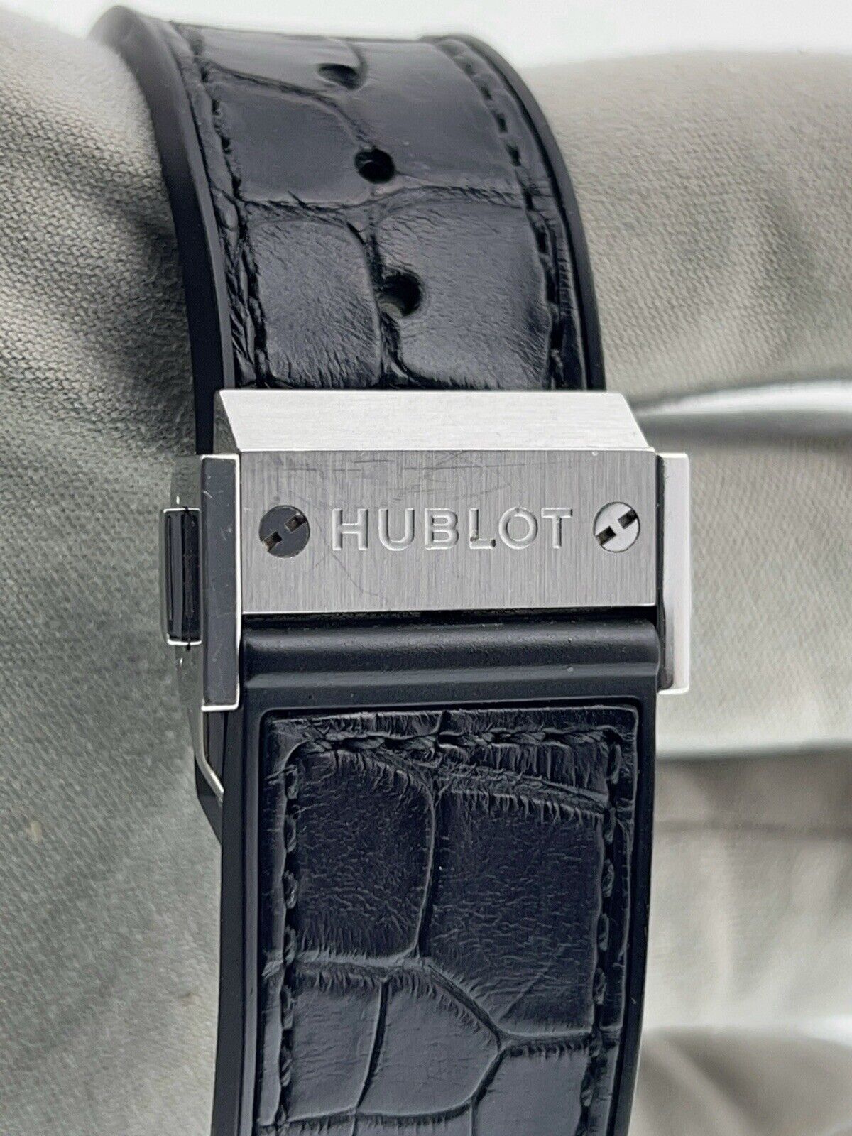 Hublot Classic Fusion Titanium Black Dial 42mm Automatic Men's 541.NX.1171.LR