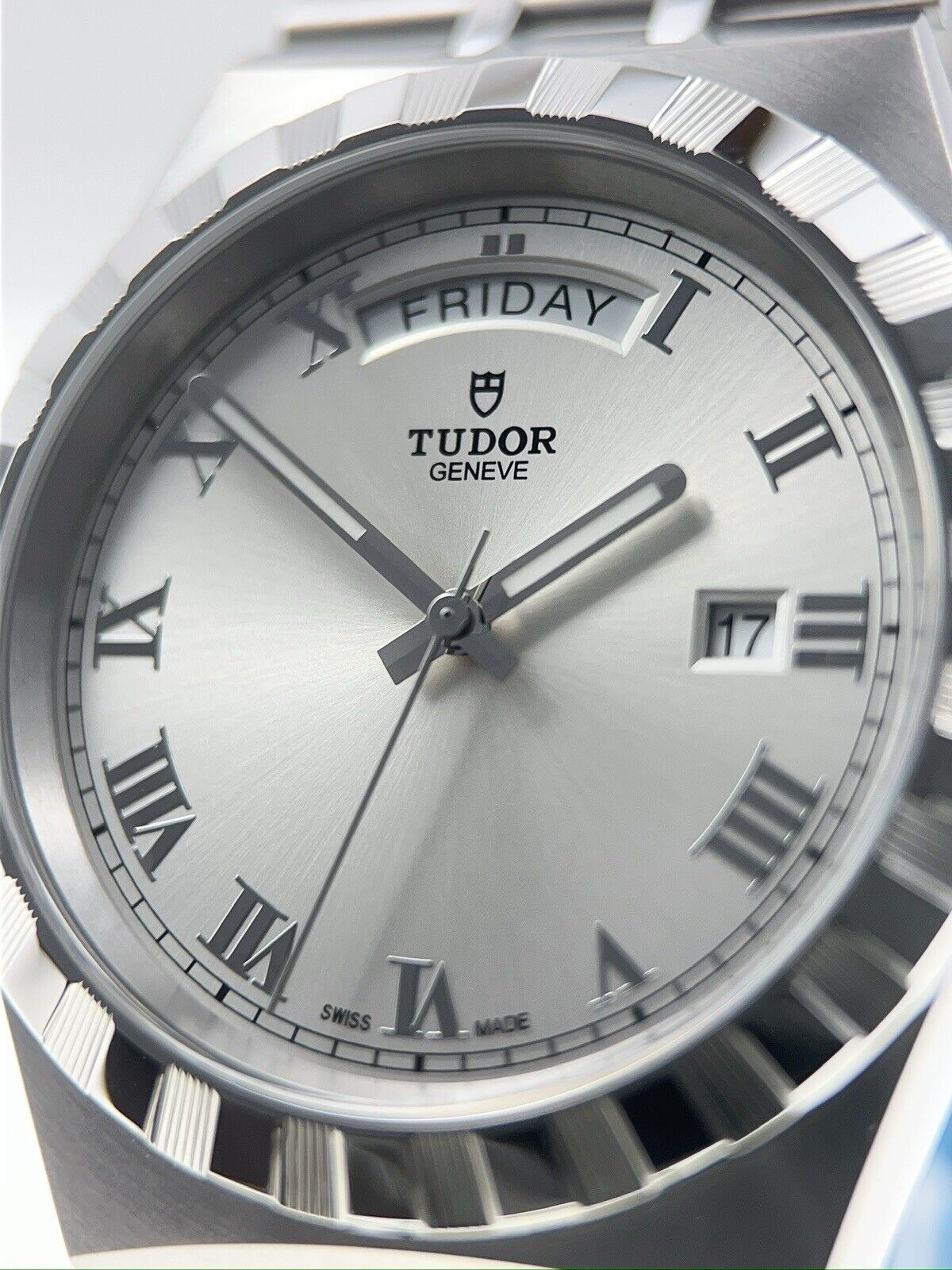 NEW Tudor Classic Day Date 41mm Automatic Men’s Watch 28600 - Box/Papers