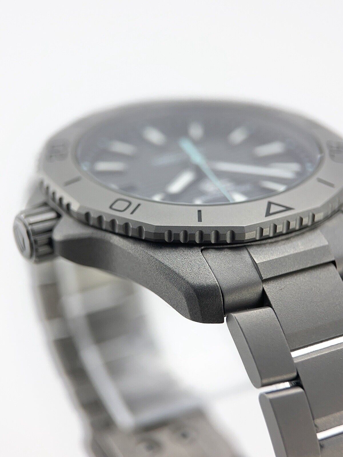 Tag Heuer Aquaracer Solargraph Titanium 40mm Quartz Men’s Watch WBP1180