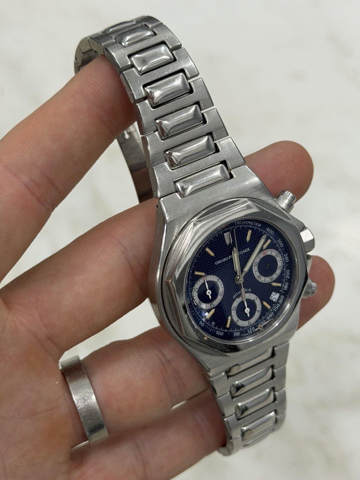 Girard Perregaux Laureato Blue Dial Steel 41mm Automatic Men’s 8017 - FOR PARTS