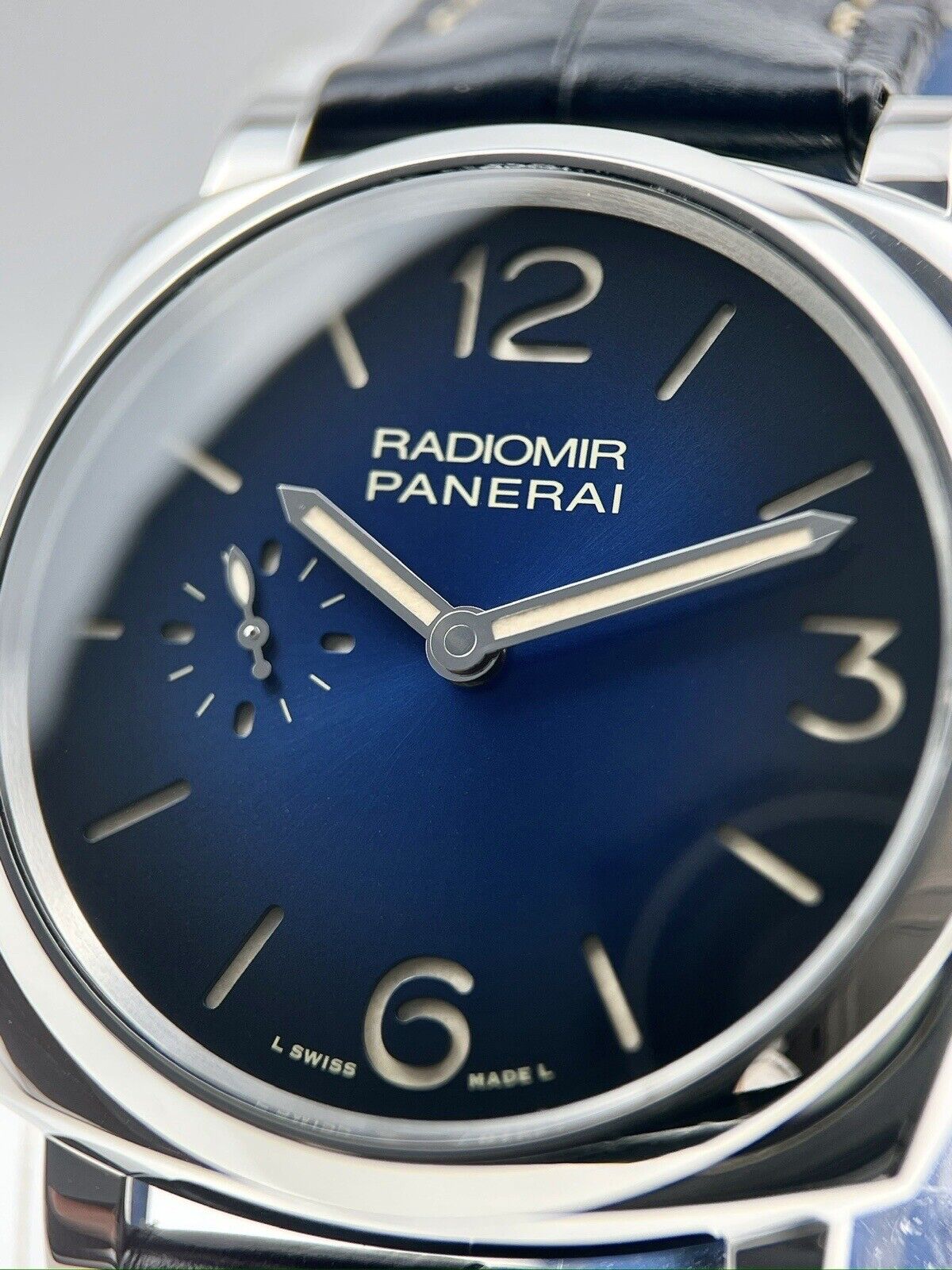 Panerai Radiomir Manual Wind 42mm PAM01144 Box And Papers Dated 2020