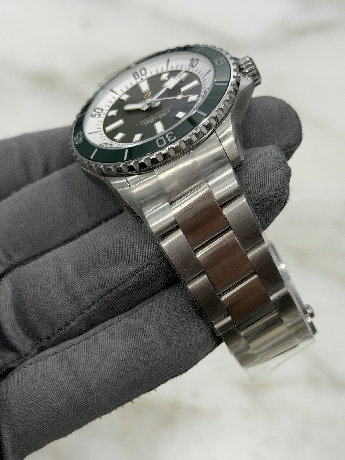 NEW 2026 Breitling Superocean Green Dial 44mm Automatic Men's Watch A17376