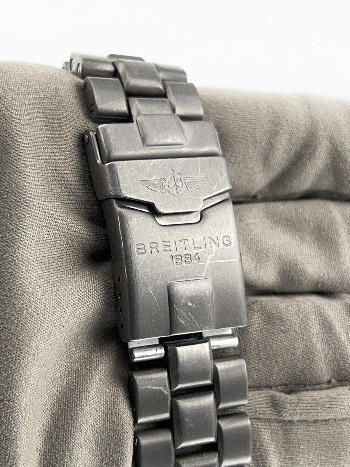Breitling Avenger Titanium Black Dial 44mm Automatic Movement Mens Watch E17370