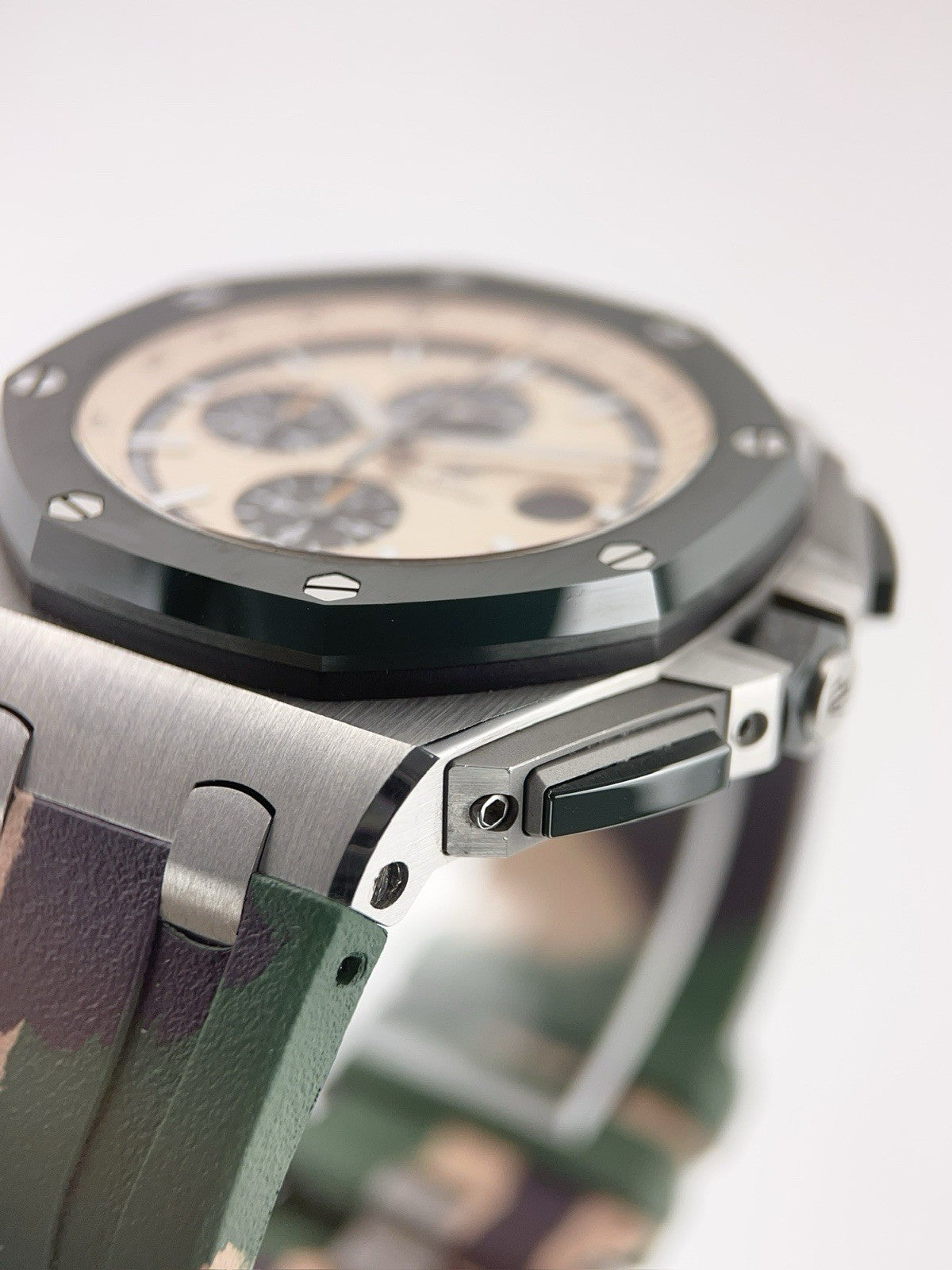 Audemars Piguet Royal Oak Steel Champagne Dial 44mm Automatic Mens Watch 26400SO