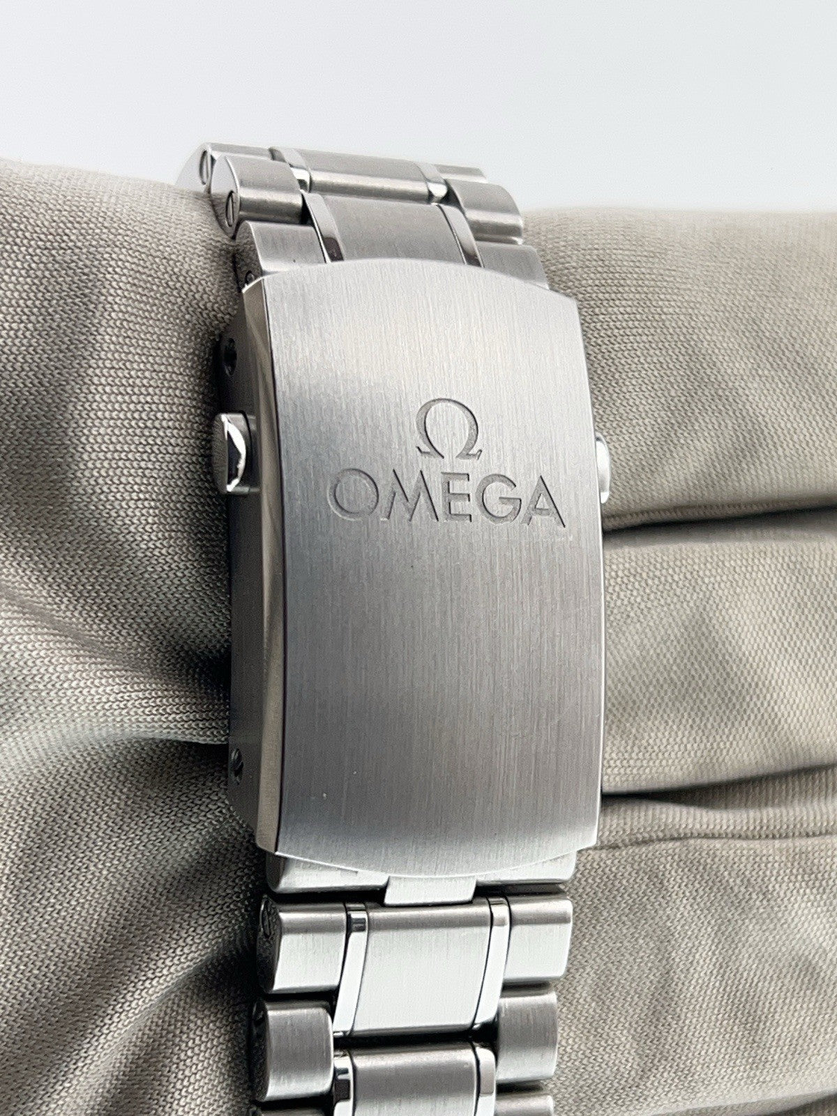 New Omega Speedmaster 304.30.44.52.01.001