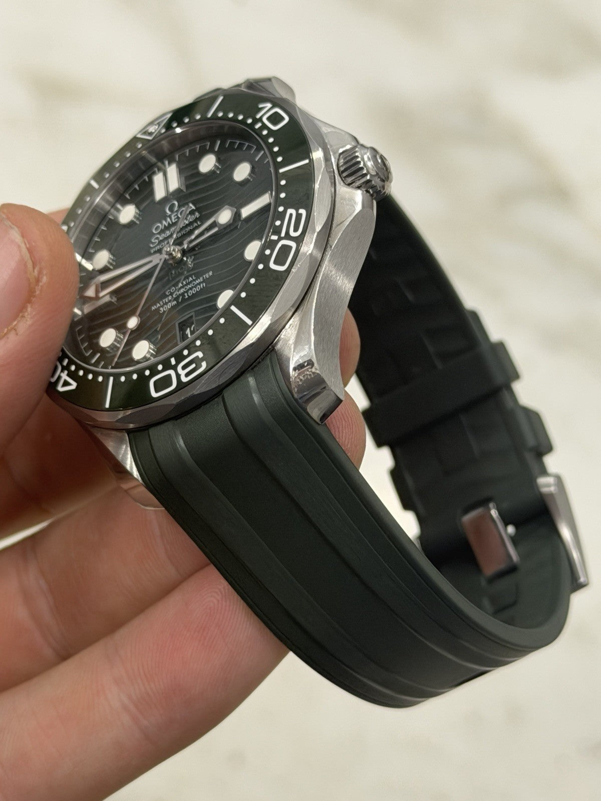 Omega Seamaster Diver Steel Green Dial 42mm Automatic Mens 210.32.42.20.10.001