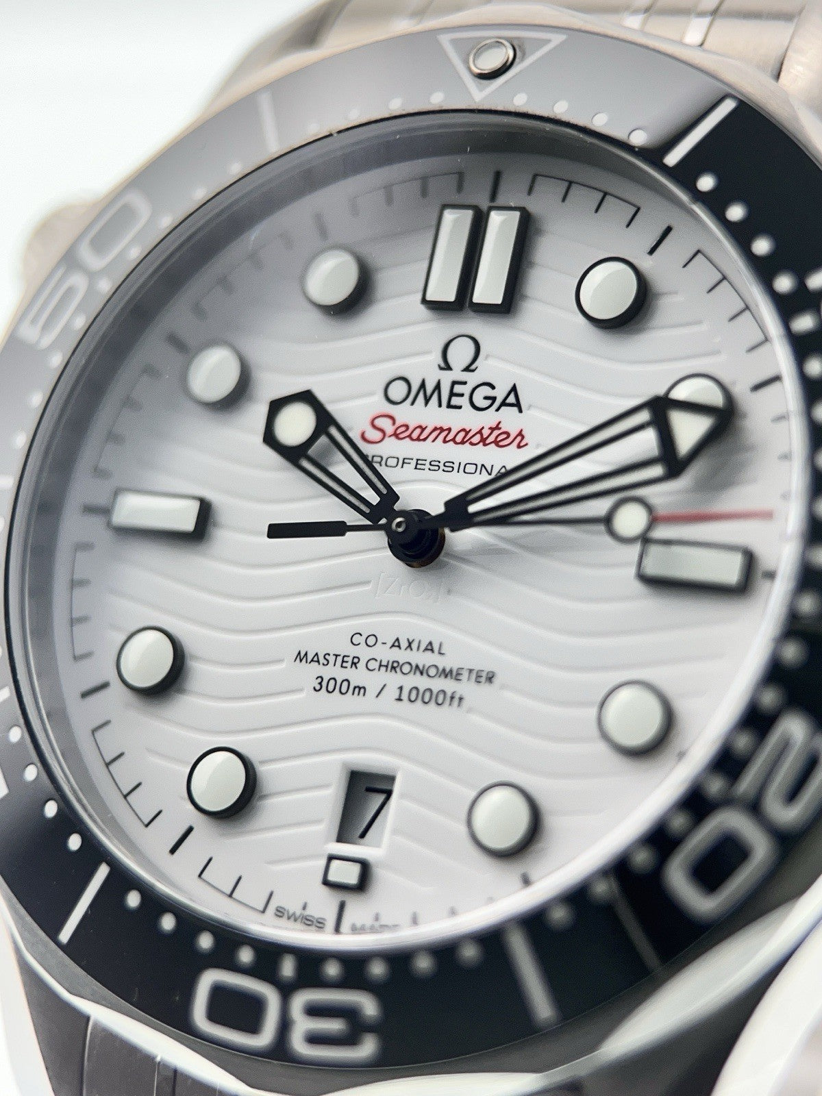 Omega Seamaster Steel White Dial 42mm Automatic Men's Watch 210.30.42.20.04.001